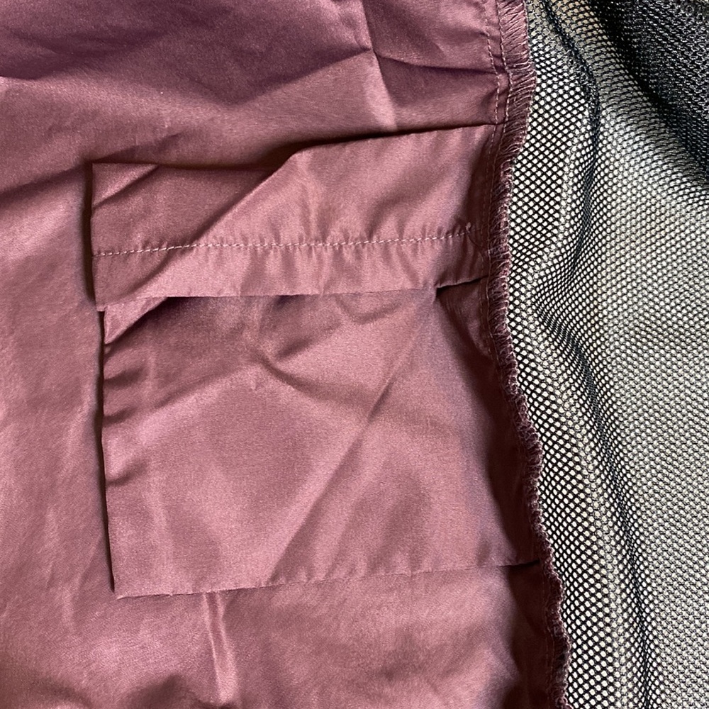 Pearl Izumi for Women cycling vest eggplant & black with mesh back medium - Picture 11 of 13